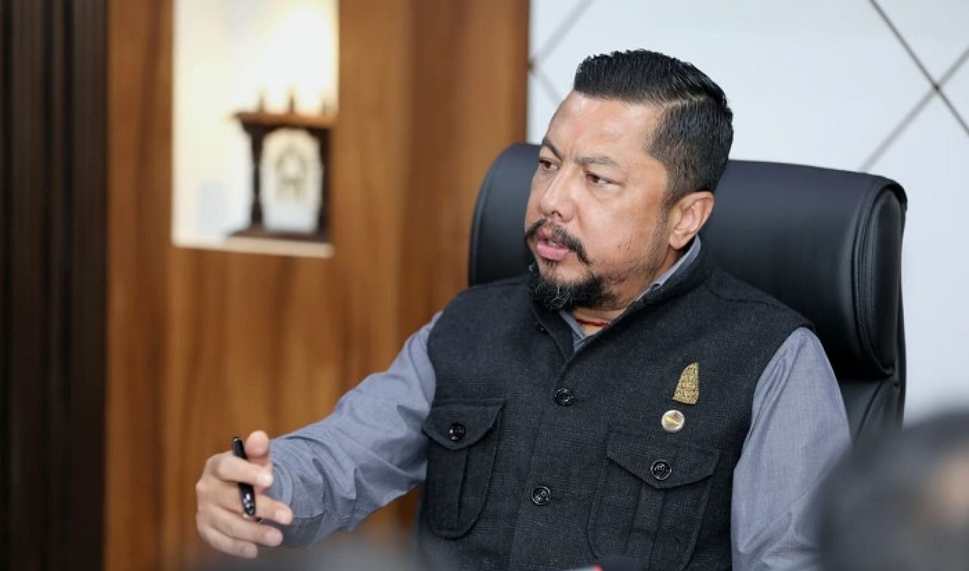 बिजुलीको बिल मोबाइलबाटै डिजिटलरुपमा तिर्ने प्रणाली सहज बनाउन ऊर्जामन्त्री श्रेष्ठको निर्देशन